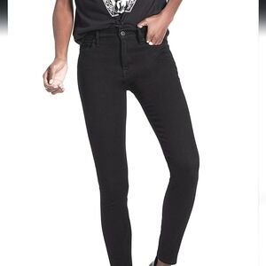 LUCKY BRAND Washed black brooke legging jean. Size 26